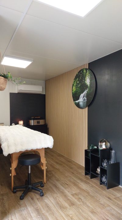 Rustgevende massageruimte bij Massagepraktijk Joanna in Tinte